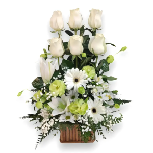 ARRIMO DE 6 ROSAS BLANCAS CON TOQUES PRIMAVERALES